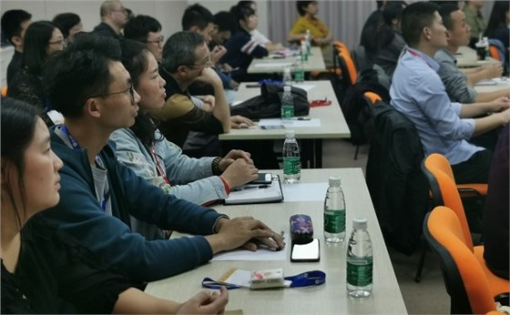 聽講的牛商小伙伴 聽講的牛商小伙伴